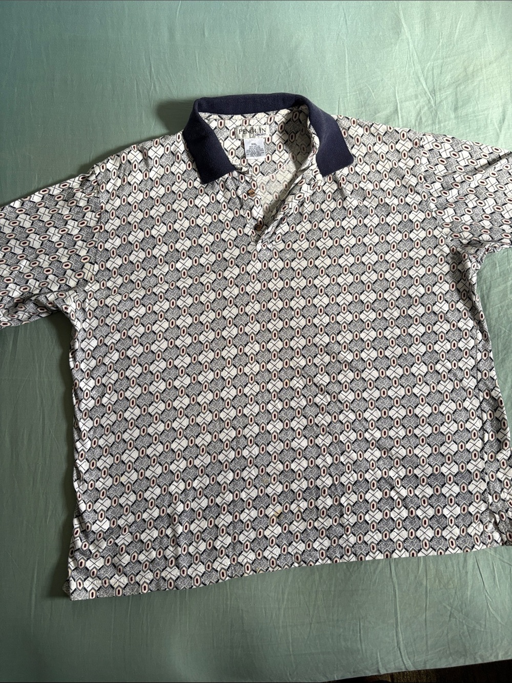 VTG Penguin Sport Geometric Print Polo with Navy Collar - White/Black